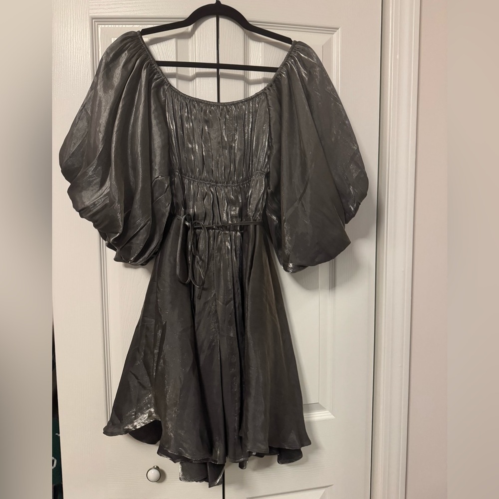 &merci Metallic Silver Puff-Sleeve Mini Dress – Size Large – Like New